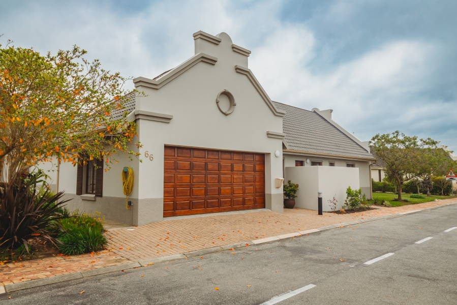 2 Bedroom Property for Sale in Blue Mountain Village Western Cape